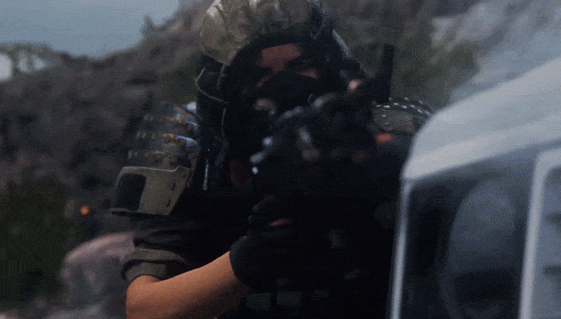 Kudos to the new opening sequence for season two. (Gif: Activision / Kotaku)