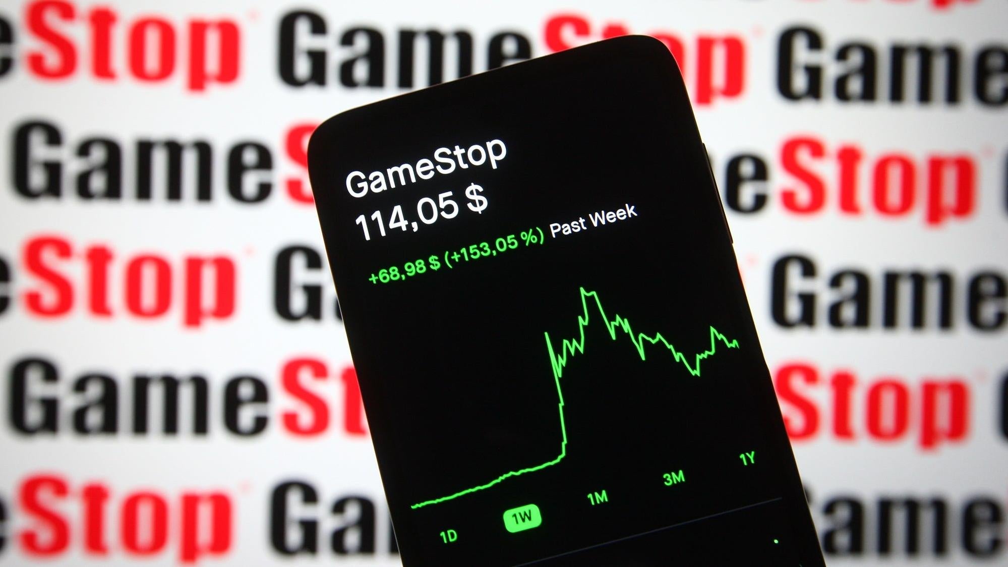 GameStop store managers are currently trying to sell newly vested stock bonuses before the price goes down.  (Photo: SOPA Images, Getty Images)