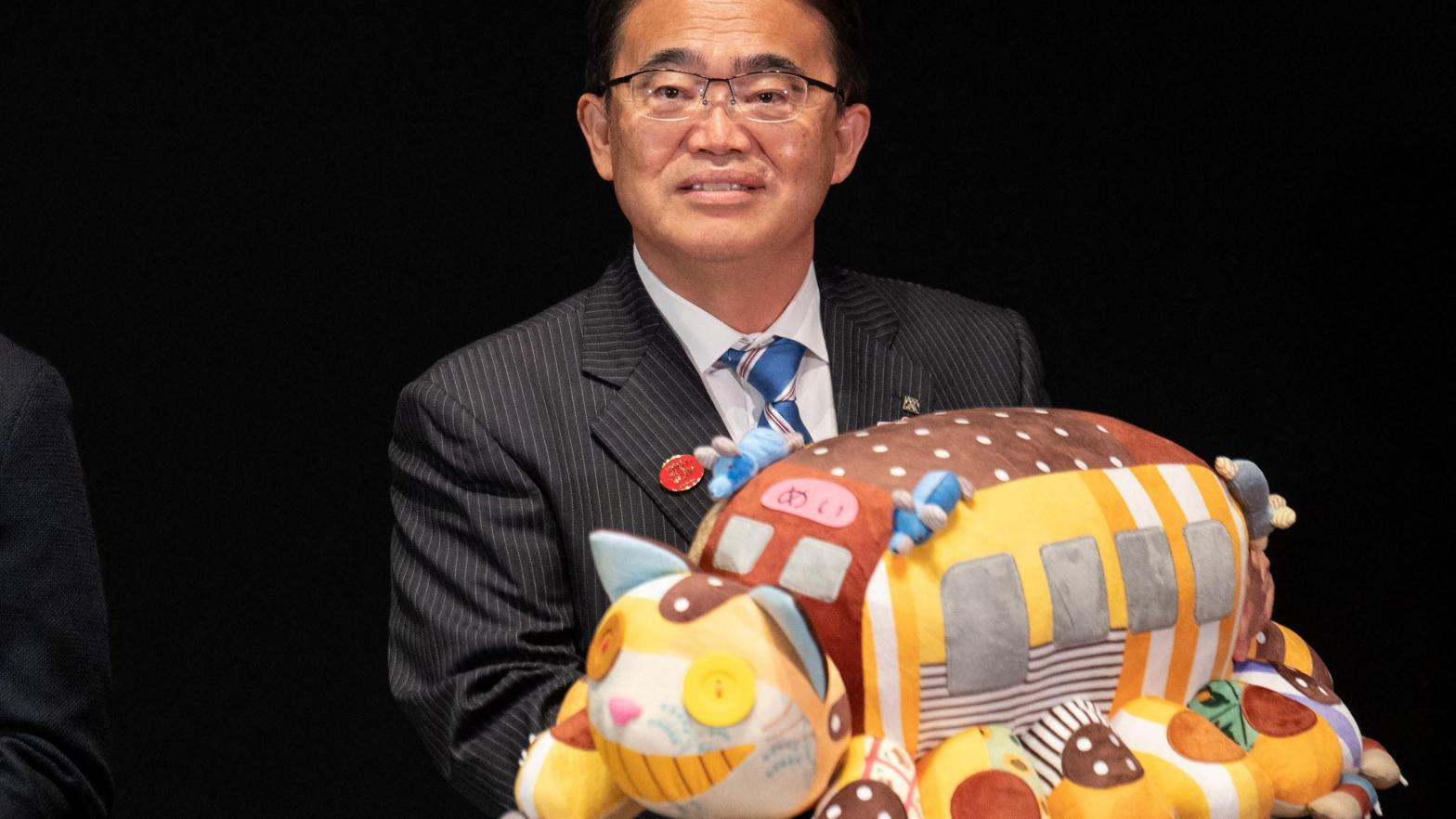 Governor Hideaki Ōmura, who has accepted the men's apologies (Photo: YUICHI YAMAZAKI, Getty Images)