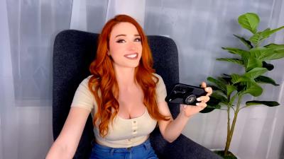 Twitch Streamer Amouranth Now Has An AI Bot You Can Chat With