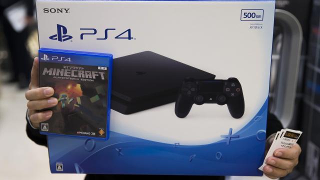 PlayStation Fans Refuse To Throw Away Box Even After Sony Tells Them To