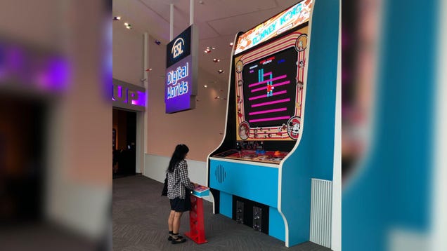 I Played The World’s Largest Donkey Kong Arcade Game And Lived