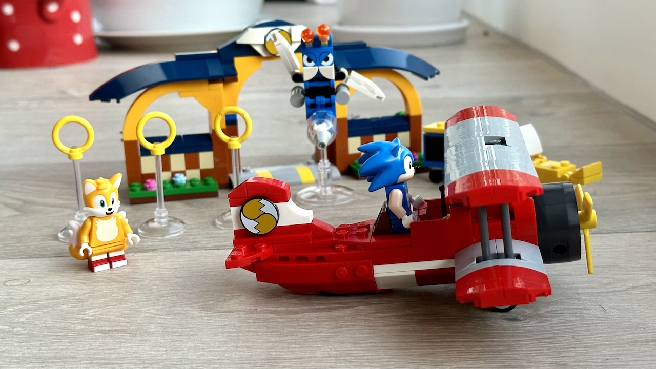 Lego set with a plane and sonic the hedgehog